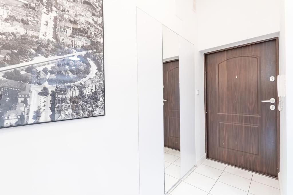 Wyjatkowy Apartament Na Rynku Breslau Exterior foto